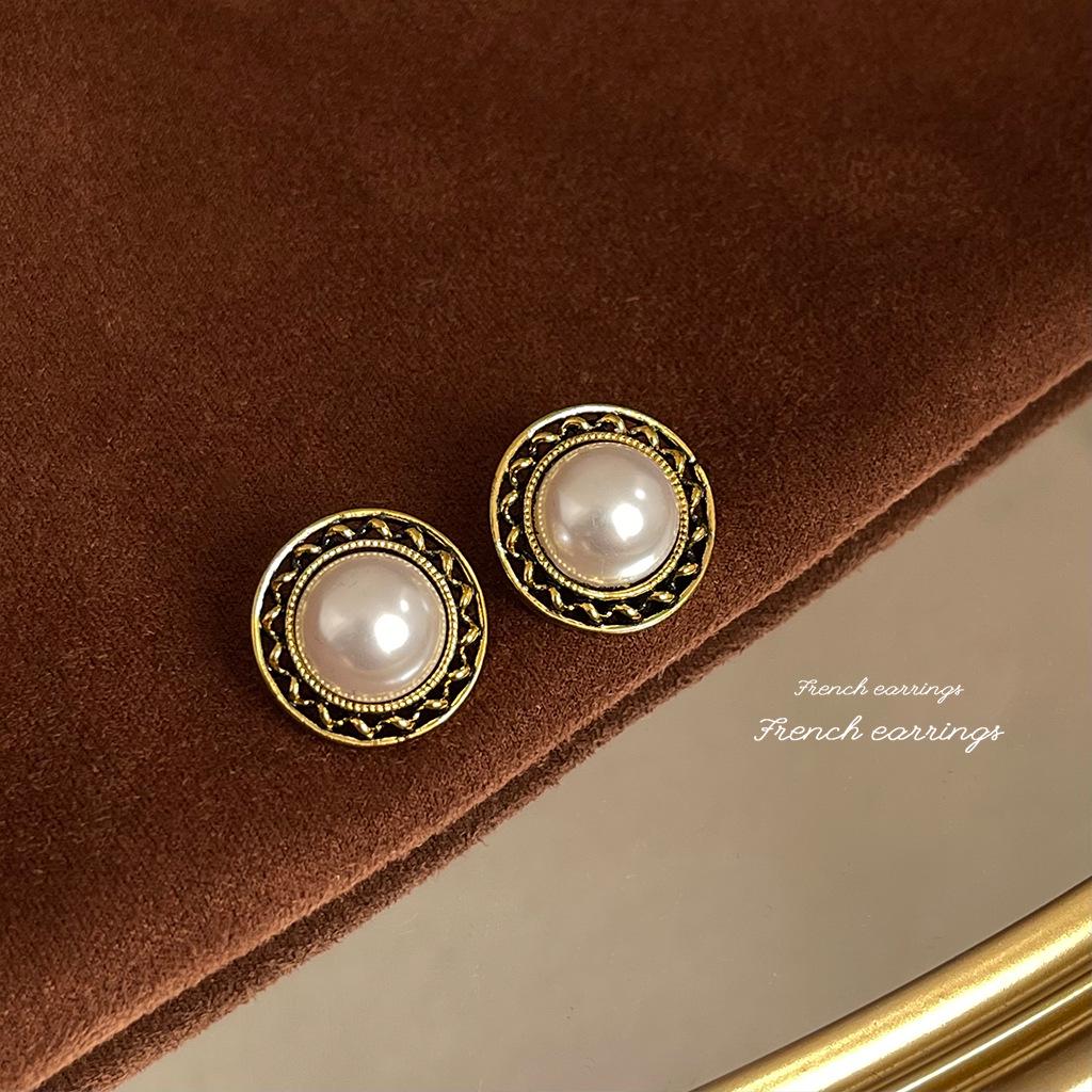 Chinese-Inspired Elegant 925 Silver Stud Earrings with Exaggerated Design