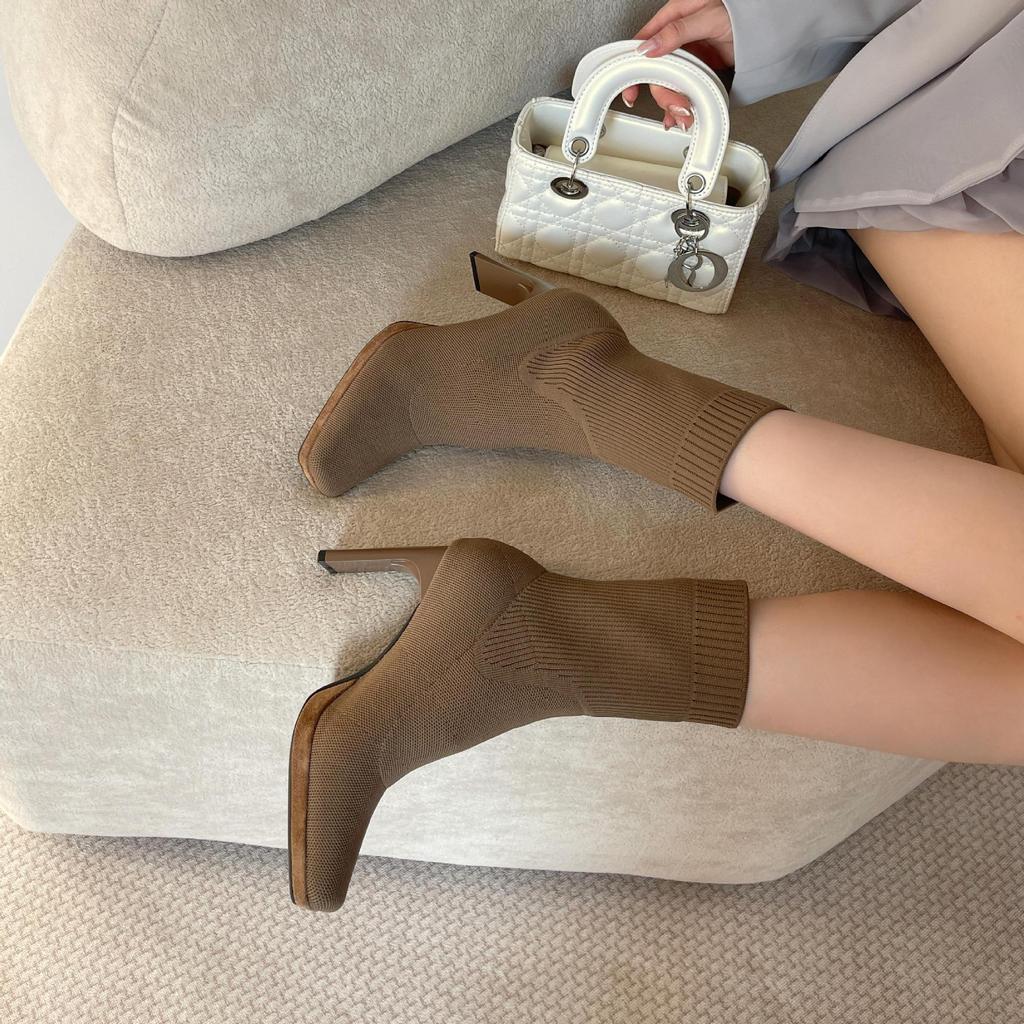 Bottes chaussettes à talons hauts à talons épais à bout carré pour femmes automne et hiver 2025 nouvelles bottes élastiques tricotées bottes en laine mi-mollet slim pour femmes