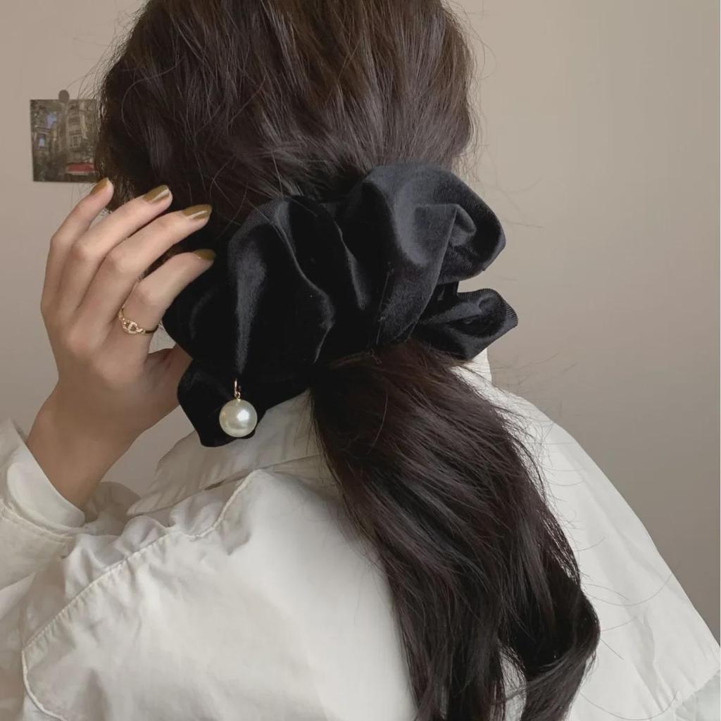 2024 High-Grade Black Pearl Velvet Hair Band: Autumn/Winter Women's Stylish Elastic Head Flower