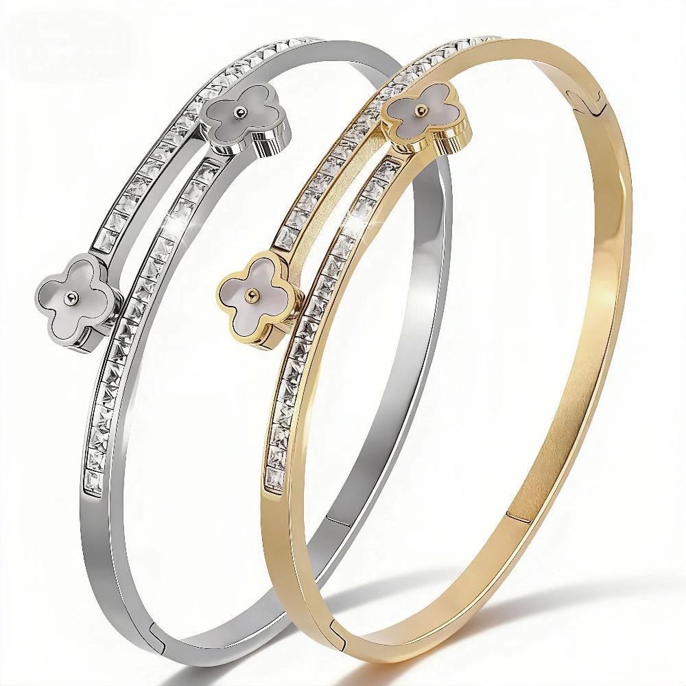 Women's Full Diamond Titanium Steel Bracelet - No Fading, Star Studded, Versatile, and Fashionable