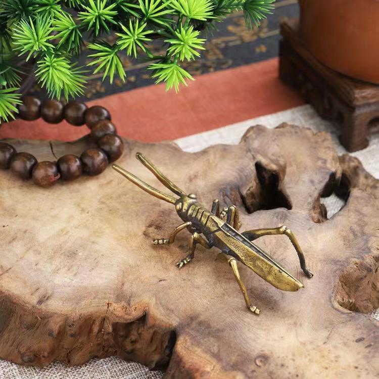 Pure Copper Locust Grasshopper Tea Pet Ornament with Brass Lid for Iron Pots – Creative Kung Fu Tea Set Accessory