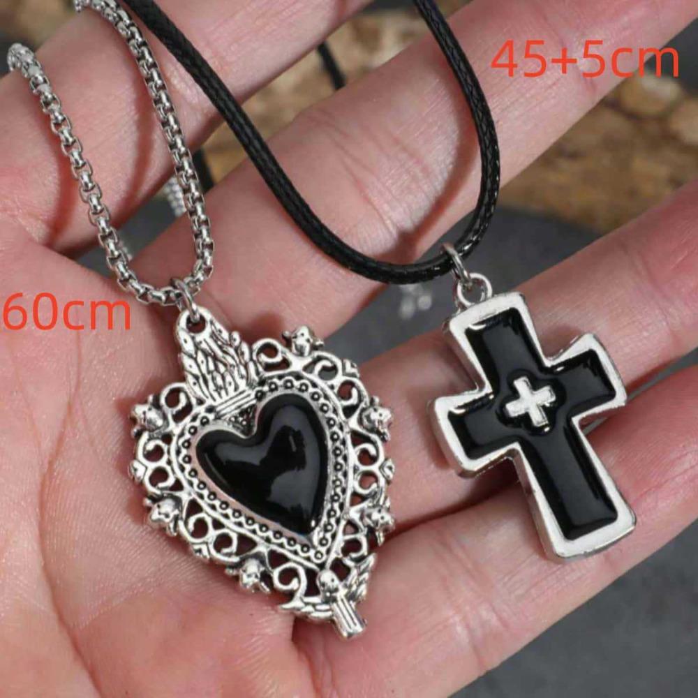 2pcs Set Retro Gothic Flame Sacred Heart Cross Pendant Necklaces Stacked Set for Women Men Halloween Party Jewelry Accessories