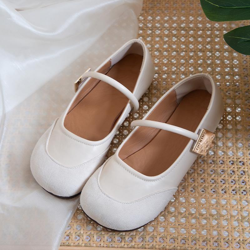

Mary Jane shoes spring and summer 2025 new French small fragrant style thick heel shallow mouth word with metal buckle versatile single shoes 35