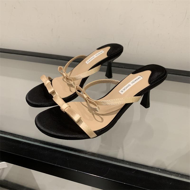 2025 spring and summer Korean version of round head bow temperament high heels light luxury thin heels Internet celebrity fashion one word cool slipp