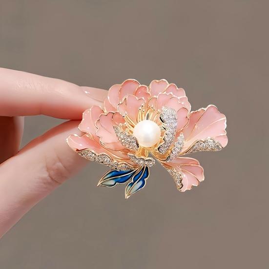 Women Brooch Sparkling Rhinestones Imitation Pearl Flower Shape Lapel Pin Suits Coats Bags Scarves Badge Versatile Accessory