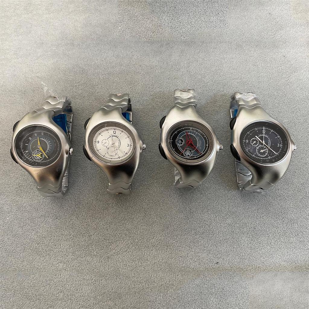 Orologio al quarzo in lega irregolare Y2K di seconda mano - Design retrò e alla moda intrecciato.