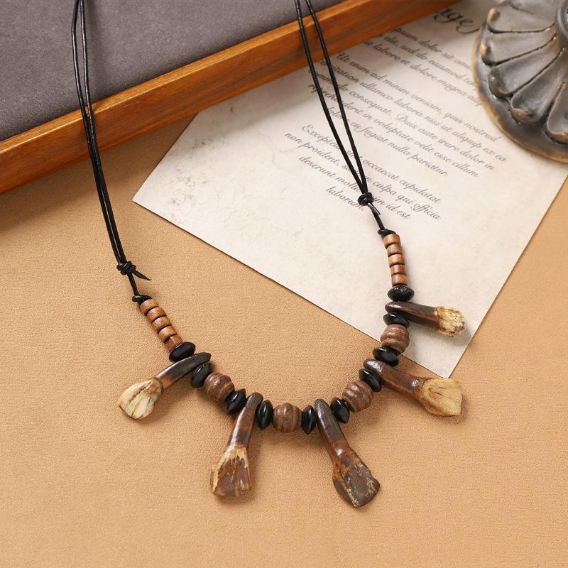 Handwoven dog tooth necklace retro horse tooth pendant Tibetan men's and women's personalized collarbone chain with jewelry