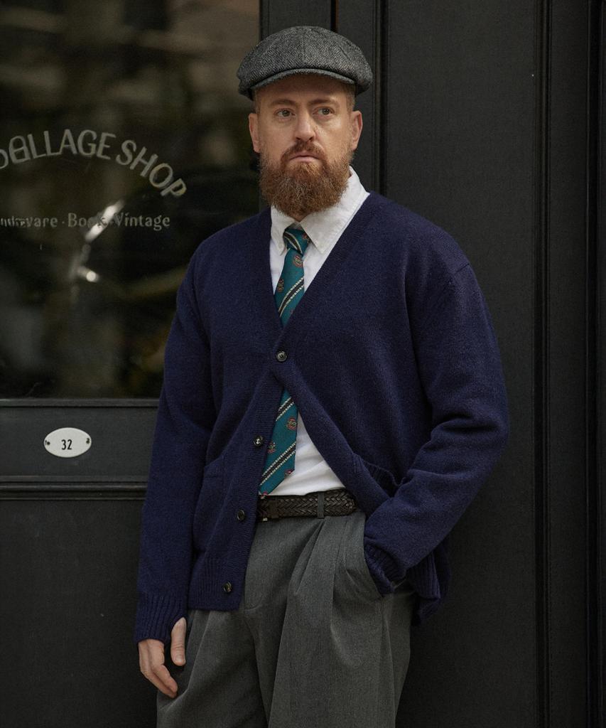 Geonjiulleunseu Button V-Neck Wool Cardigan - Navy