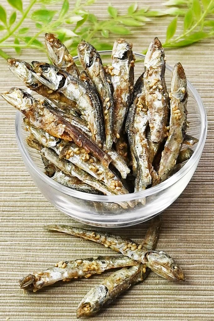 Tsumami Kura Tørrede Sardiner til Snacks Sardinekiks Tyndt Bagte Spiselige Tørrede Sardiner Delikatesse Rig på Calcium 450g