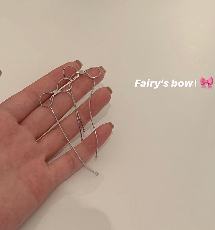 Rhinestone Butterfly Tassel Asymmetrical Earrings – Elegant Minimalist Light Luxury Design