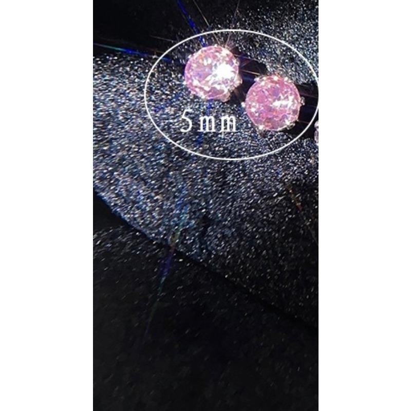 Sweet and Cool Style Small Ear Studs, Perfect for Daily Workwear, Versatile and Eye-catching Accessories