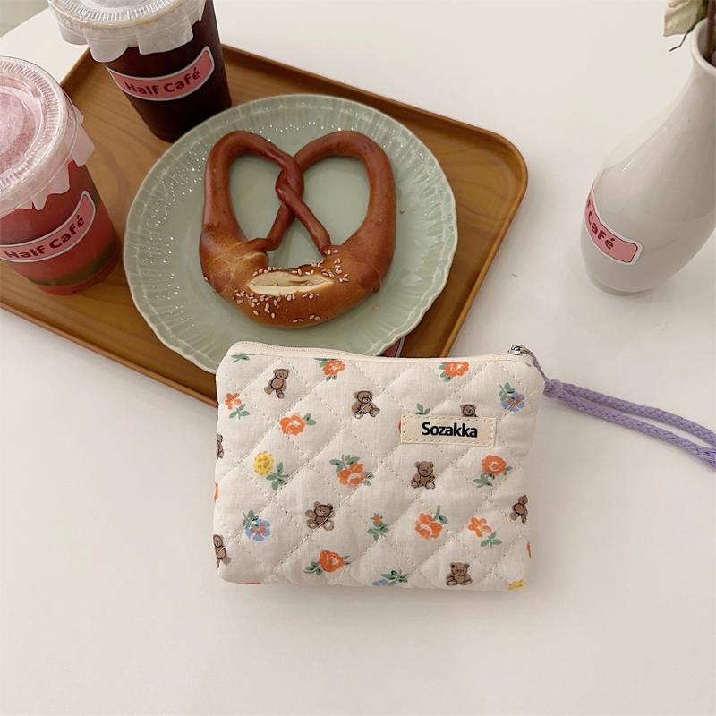 Cartoon Flower Square Cosmetic Bag Women Portable Earphones Lipstick Sanitary Napkins Storage Pouch Small Makeup Zipper Bags