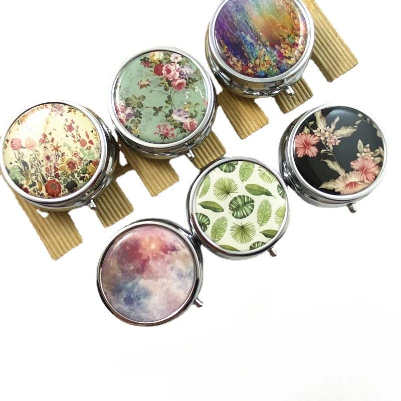 Metal Round Natural Flowers Pill Boxes Holder 3 Grids Medicine Case Small Portable Case Container Splitters