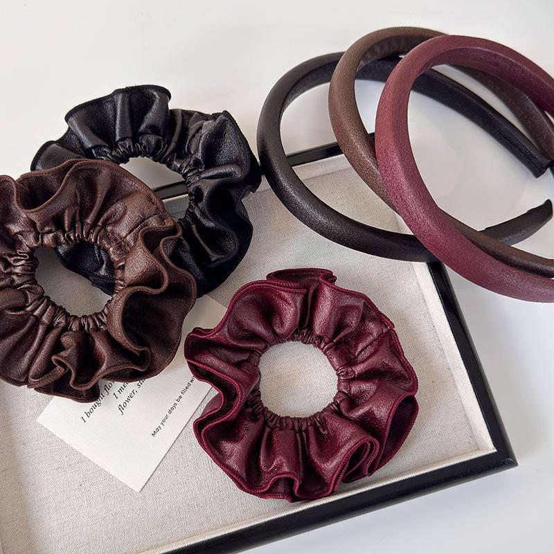 Retro Soft PU Leather Pleated Scrunchie Thin Sponge Headbands for Woman Girl Fashion Temperament Hair Hoop HeadRope Rubber Band
