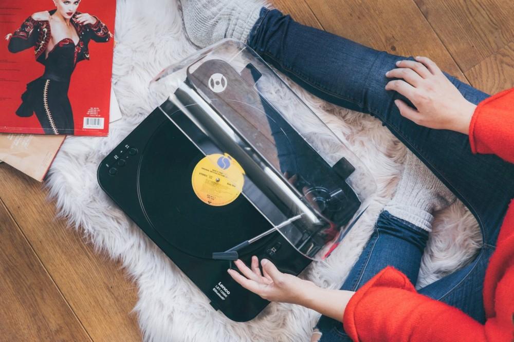 Lenco Lbt-120Bk - Turntable With Direct MP3 Encoding and Bluetooth