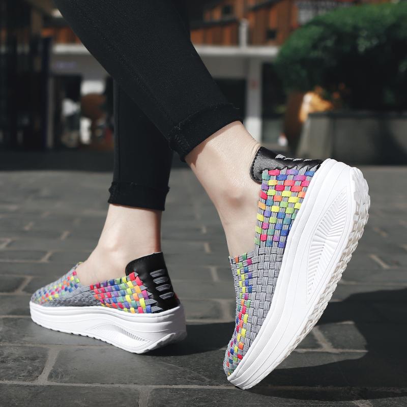 Sommerhöhe zunehmende Zopf-Strand-faule Schuhe Frauen-beiläufige Webart-weiche Beleg-auf Plattform-Loafer mit dicker Sohle