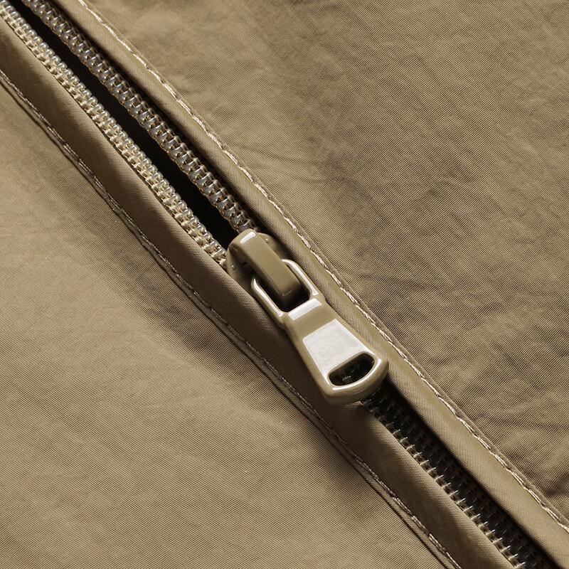 Xue Zhong Fei Men's Lightweight V-Neck Down Vest