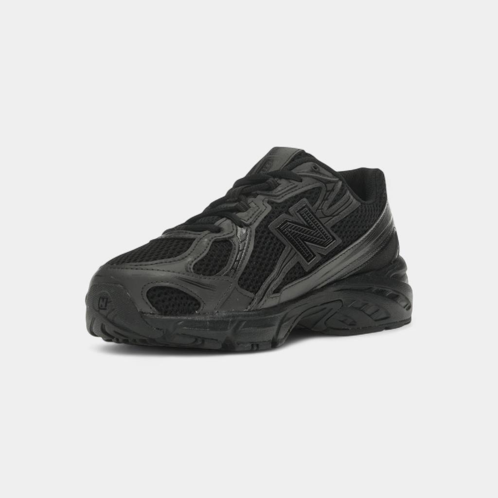 New Balance 740 Triple Black