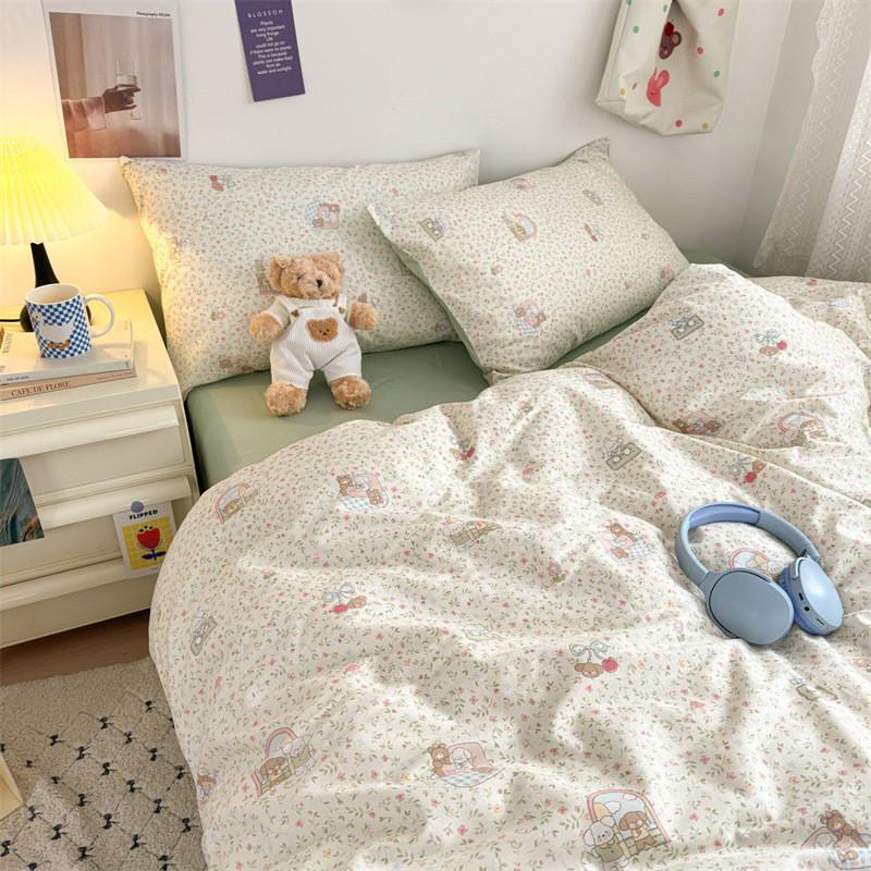 Cartoon Fresh Cotton Bedding Set 133x72 Thread Count Dorm