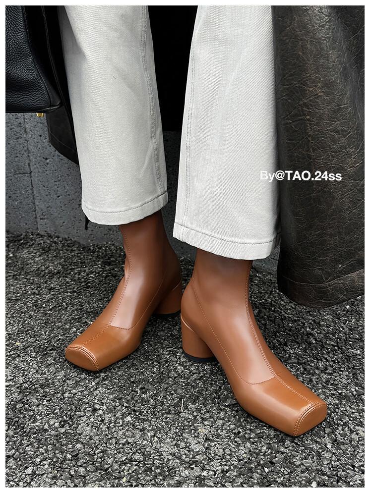 

Pig nose shoes thick heel rear zipper versatile Martin boots 2025 autumn and winter new women s leather boots square head European and American style 39 светло-коричневого