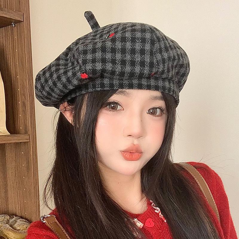 Autumn Hat Women's Versatile Embroidered Flower Beret Sweet and Cute Octagonal Hat Showing Face Little Painter Hat