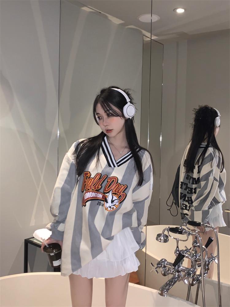 Women's V-Neck Striped Baseball Colorblock Sweatshirt - Sporty, Casual, Long-Sleeve Spring 2025 Style