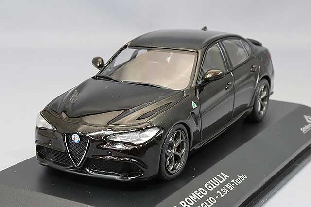 SOLIDO 1/43 Alfa Romeo Giulia Quadrifoglio (черный) Готовый продукт S4313107