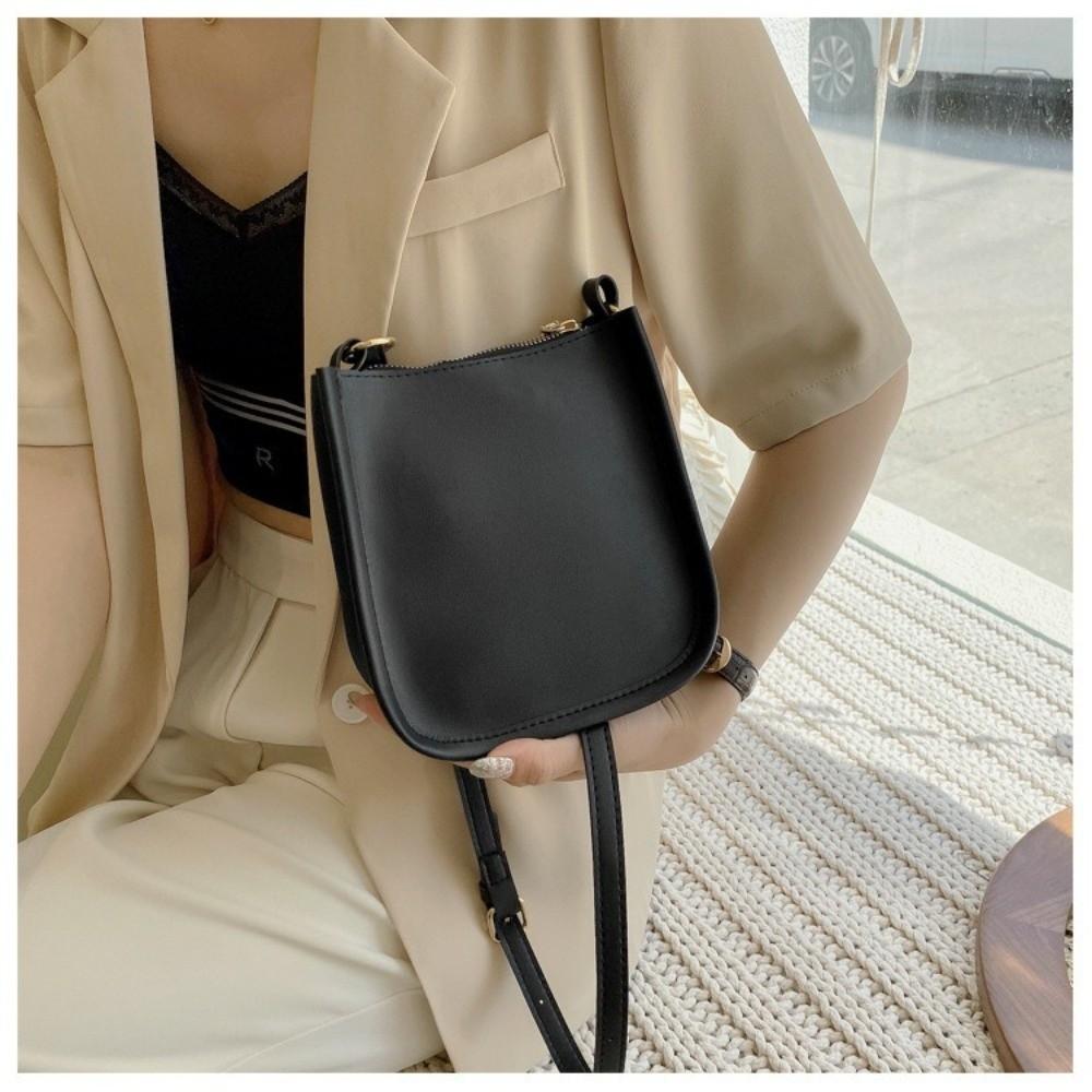 Accessory PU Leather Shoulder Bag Square Bag Zipper Crossbody Bag Versatile Lightweight Handbag Outdoor