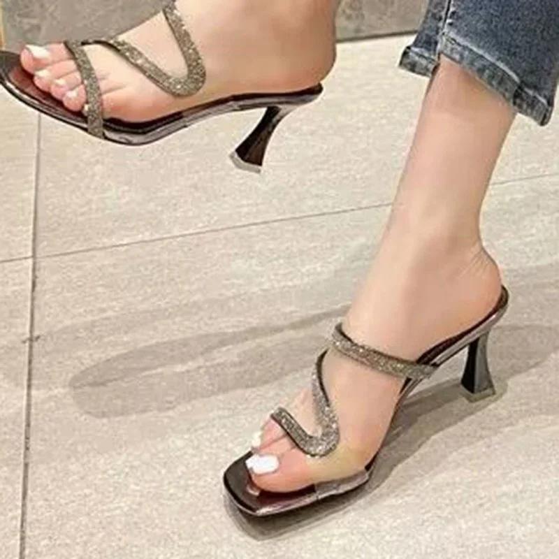 Fashion New Diamond-Shaped Midheel Design Slippers for Women Simple Style Gunmetal Thin Heels Ladies Shoes Office Luxury Shoes Mujer