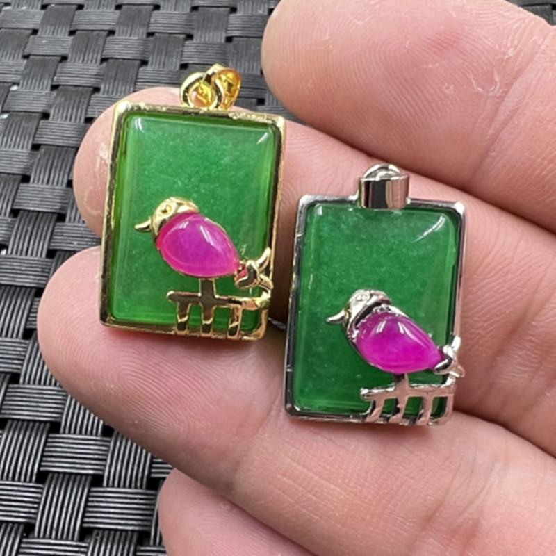 Jade Pendant Necklace in Spinach Green Quartzite Gold Version 15x20mm