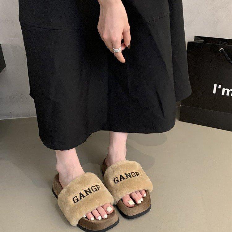 Thick-bottomed fluffy slippers female 2025 new spring, autumn and winter Korean version of high-end temperament French fairy muffin sandals