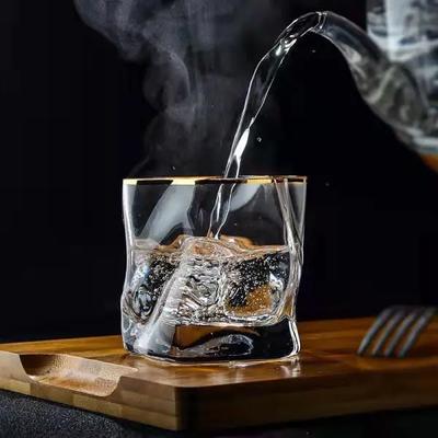 Japanisches Bier-Whiskey-Glas, Kristallglas, becherförmig, gedrehte Tasse, Ins Wind, kreatives Großhandelstrinkgeschirr, 250 ml