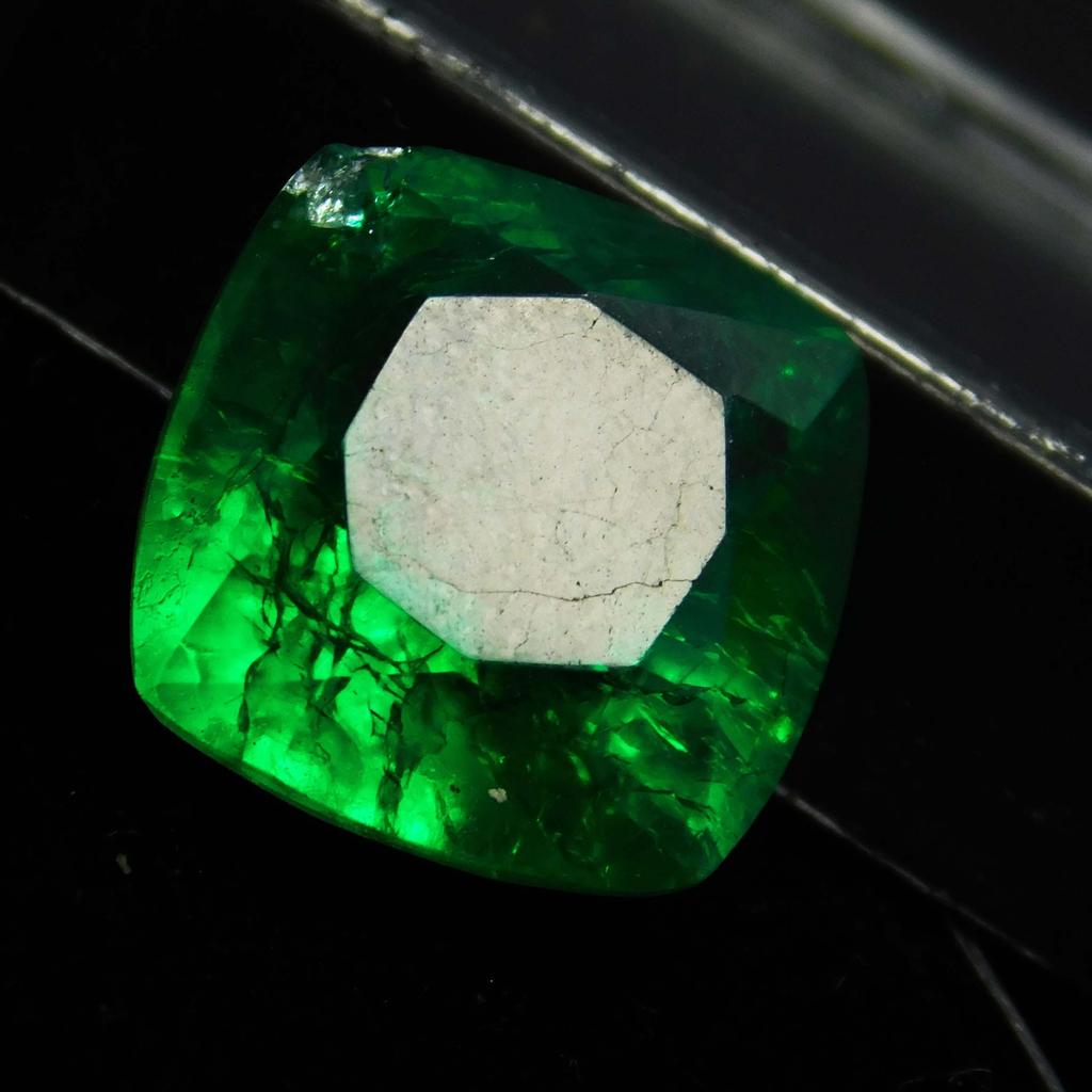 Cushion Cut Natural CERTIFIED 8 Ct Green Colombian Emerald Loose Gemstone A-3505b