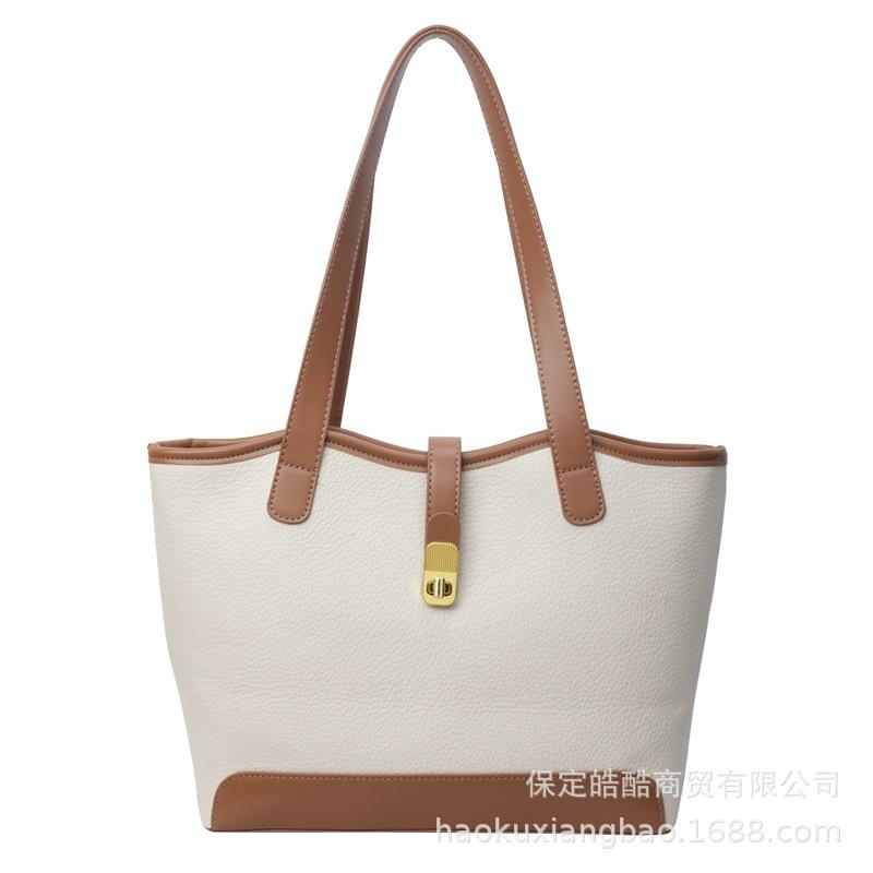 

Повседневная сумка-тоут женская большой вместимости 2025 новая универсальная на плечо для поездок на работу популярная сумка для занятий для студенток в этом году