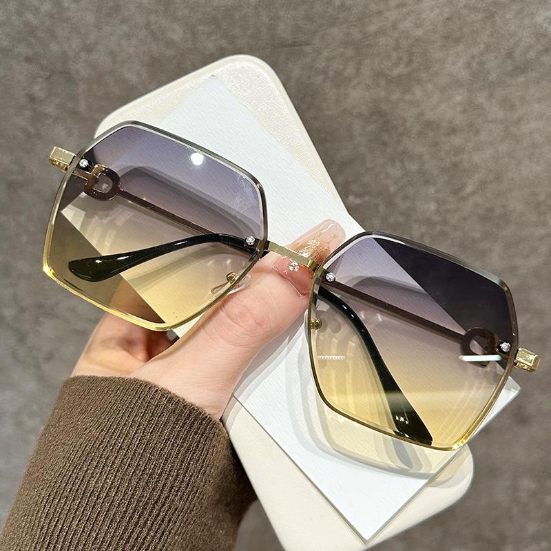 Gradient Women's Retro Sunglasses, Rimless Cut-Edge, High-End Look, Slimming Design.