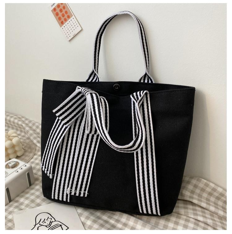 Stylish Large Capacity Tote Bag For Women In Chic Simple Design With Magnetic Closure чёрный