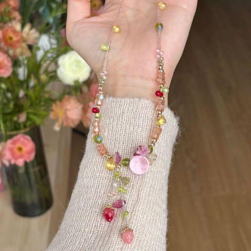 Spring dopamine small strawberry clove colored beaded necklace small fresh and sweet wind neck jewelry fashionable versatile collarbone