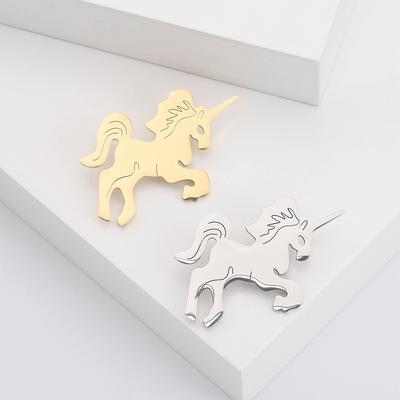 Spilla Unicorno Carino in Metallo Acciaio Inossidabile Semplice Accessori di Abbigliamento Personalizzati Moda Fibbia Anti-Luce