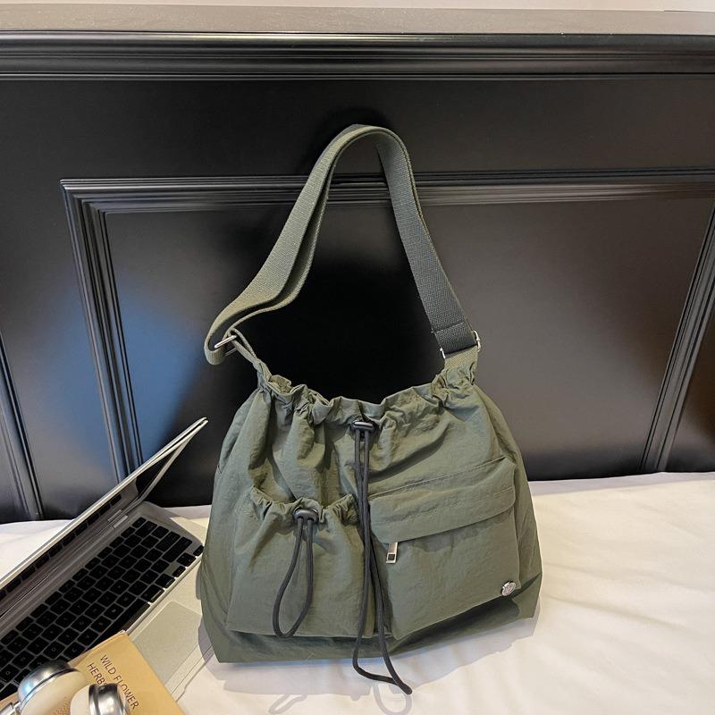 Fashion nylon shoulder bag new simple drawstring messenger bag versatile large capacity lightweight tote bag