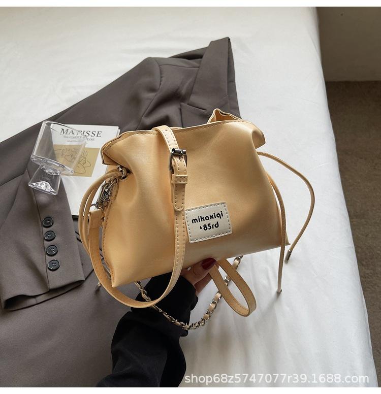 Textured handbag 2025 new high-end simple fashion portable messenger bag niche temperament trendy women's bag