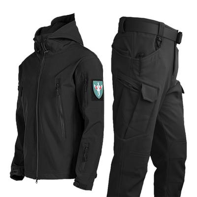 Outdoor Shark Skin Warmer Anzug Herren- und Damen-Fleece-gefütterte, verdickte Kleidung Herbst- und Winter-Softshell-Jacke in Übergröße