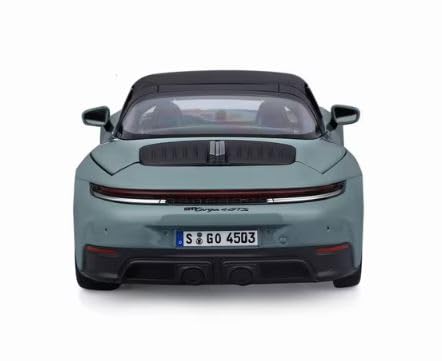 Maisto Porsche 911 Targa 4 GTS 1/18 Scale Special Edition Display Set with Display Base, Opening Doors, Hood, and Trunk, and Removable Roof