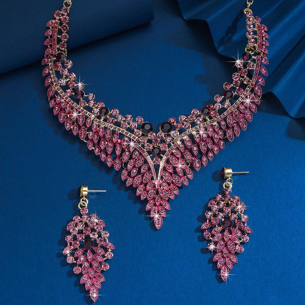 Slitinové pozlacené náušnice náhrdelník přehnané vintage doplňky šaty set plný diamantových šperků