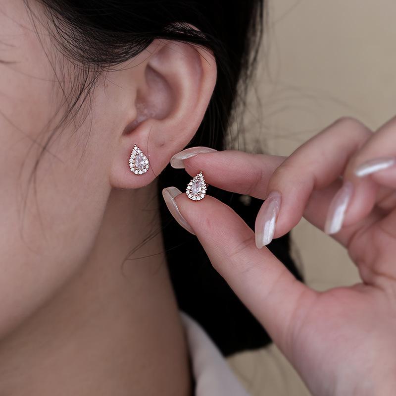 Nové špičkové náušnice ve tvaru hrušky a kapky vody s všestranným temperamentem, malé náušnice, nádherné zirkonové náušnice