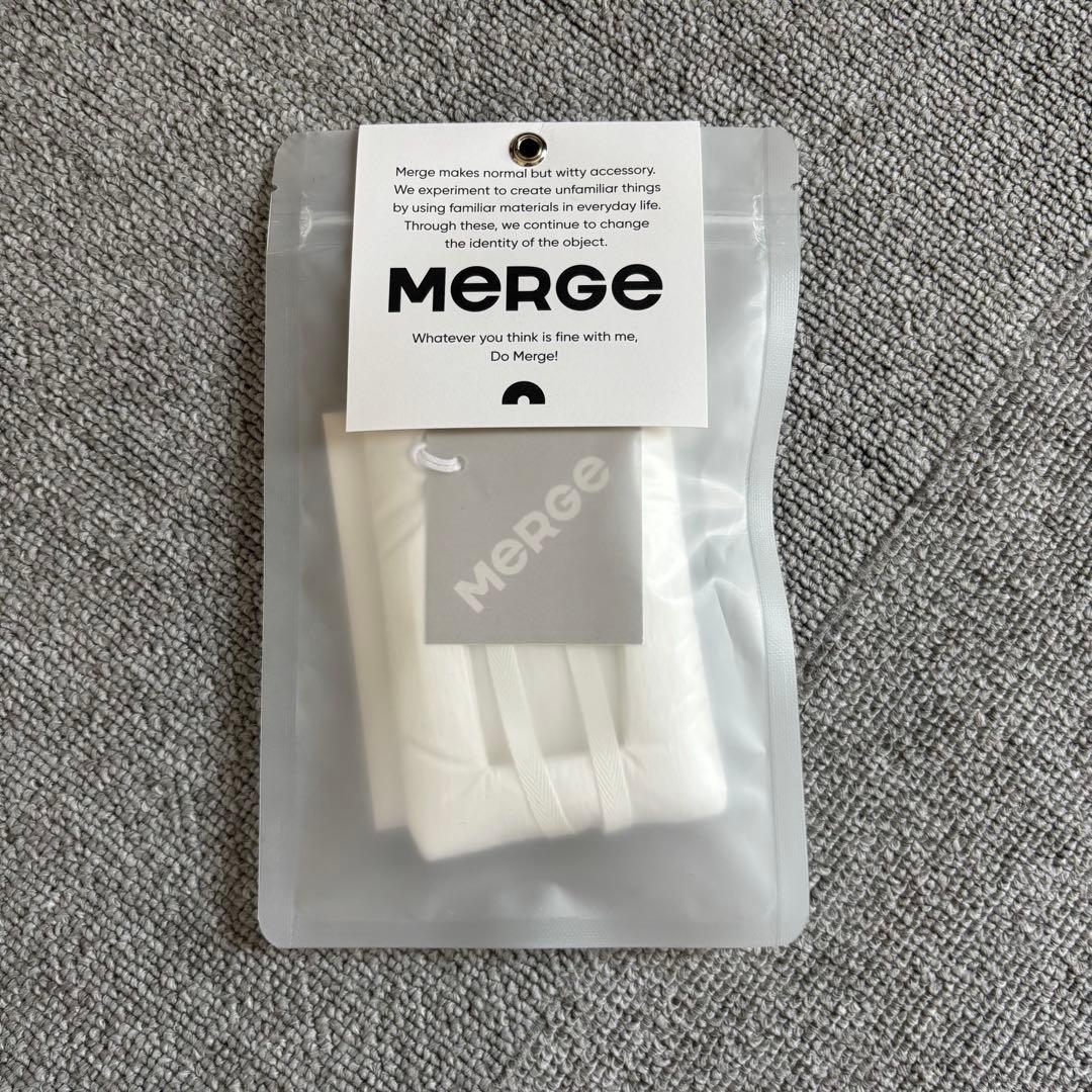 

[USED] MERGE Moment Keyring Trading Card Case