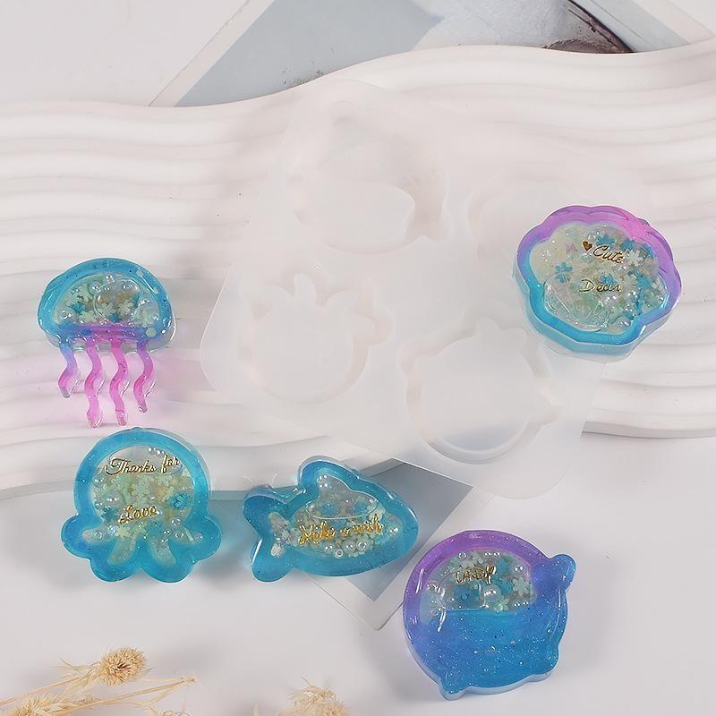 DIY Silicone Pendant Mold Epoxy Resin Cartoon Animal Quicksand Charm Oranment Mould Key Chain Pendant Decoration Making