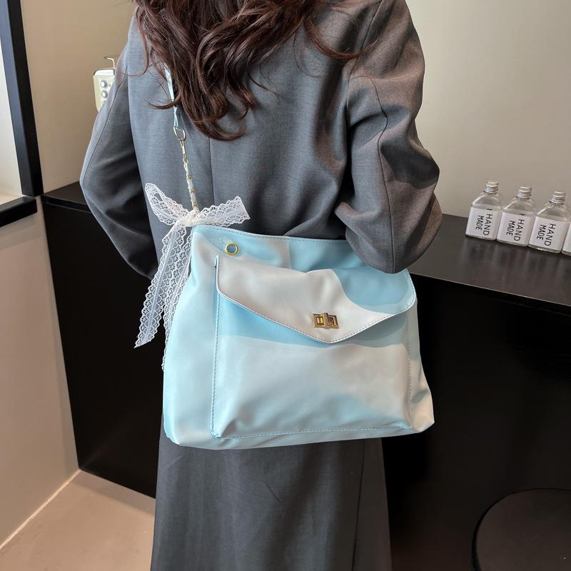 Women's Retro Commuter Shoulder Bag 2025 Winter New Large Capacity Out Messenger Bag Chain Bag Tote Bag Women