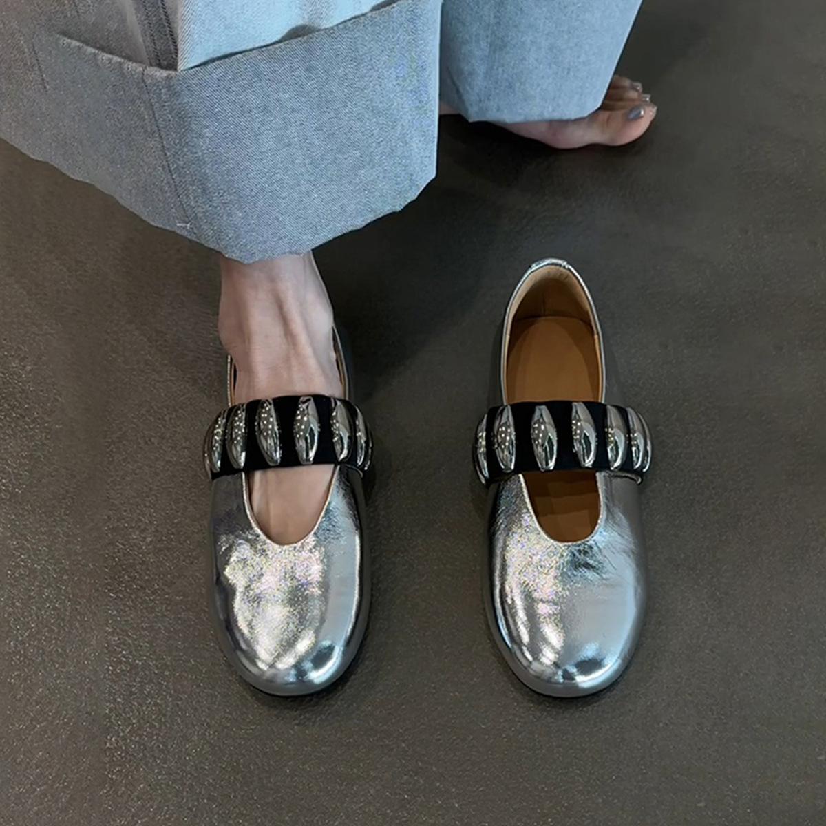 

Sheepskin niche design leather shoes light mouth Mary Jane shoes women s metal silver word with flat bottom versatile single shoes 39