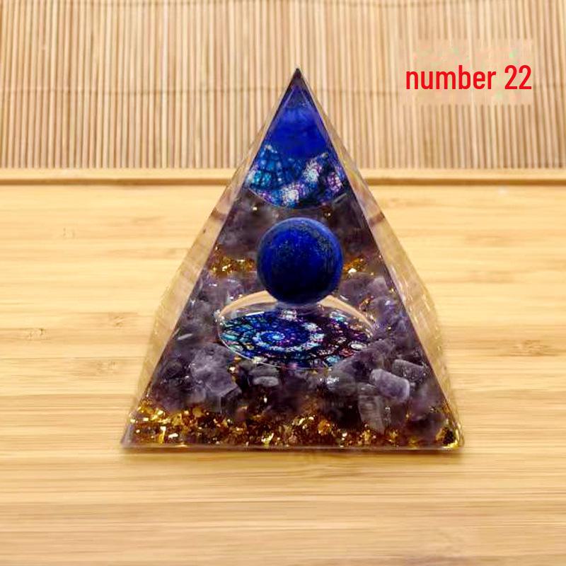 Ornamente creative din cristal: Pietre energetice, piramide și multe altele