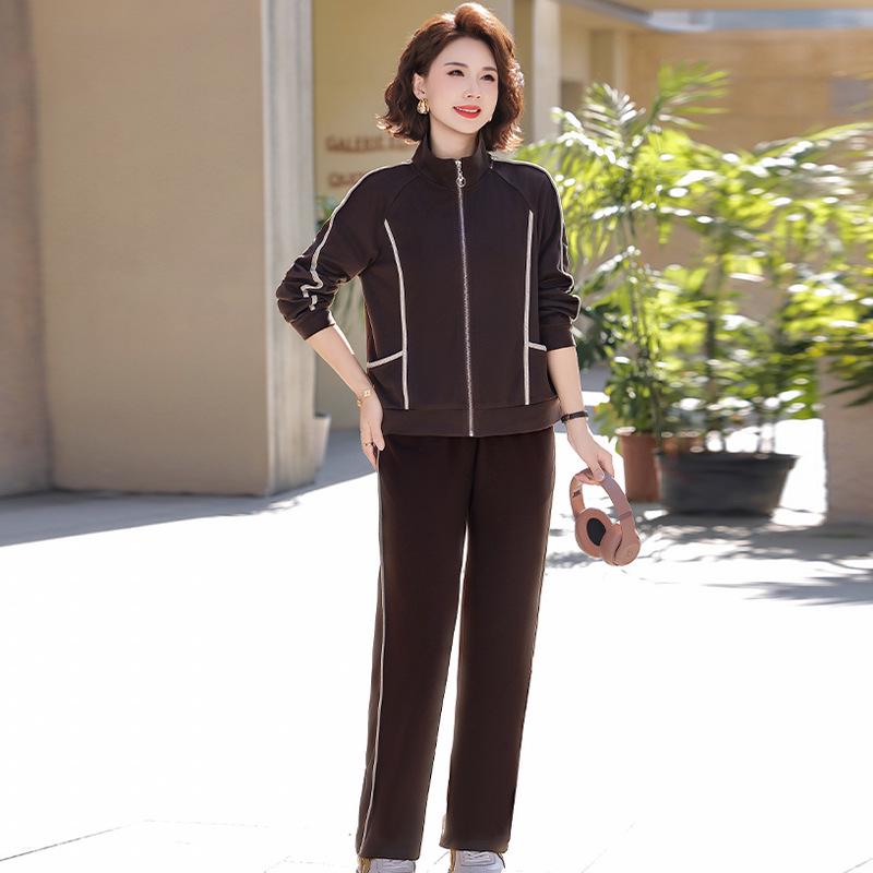 

Women s Casual Mom Style Sportswear Set: Stylish Clothing for Ages 40-60 5XL (suggested for 77.5-82.5 kg)